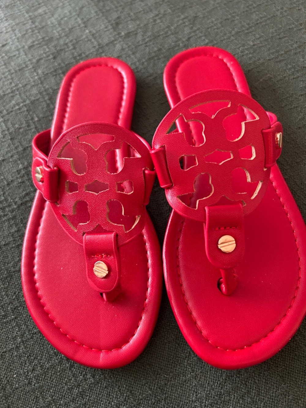 Women’s Red Logo-Cutout Toe-Post Sandals
